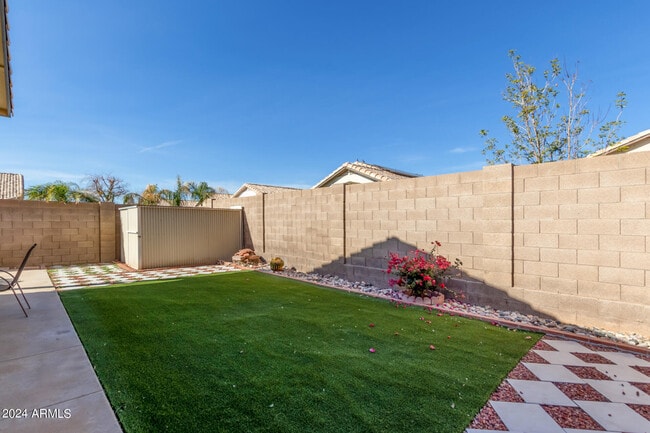 Building Photo - 10848 W Ventana Dr S