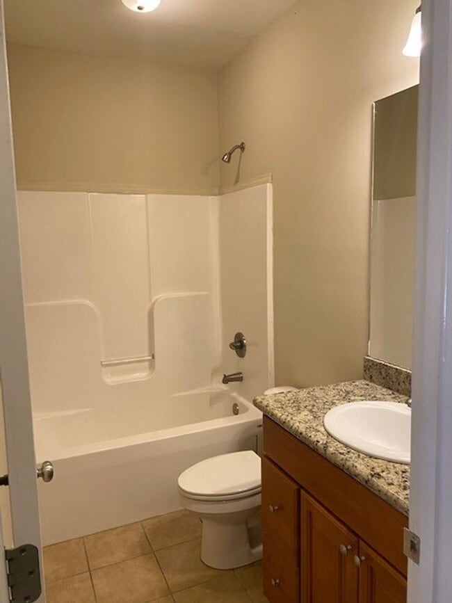 Building Photo - 405 Meador Dr
