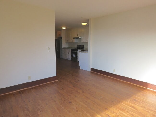 Building Photo - Updated Noe Valley House Available Now!