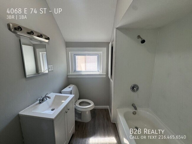 Building Photo - 4068 E 74th St