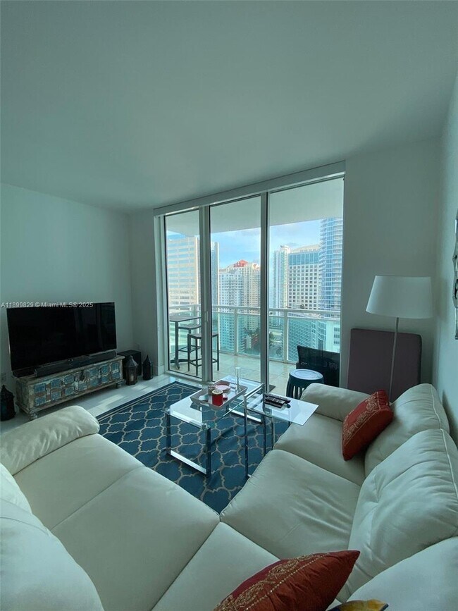 Building Photo - 950 Brickell Bay Dr