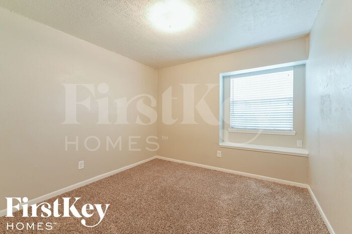 Building Photo - 13275 Lake Breeze Ln