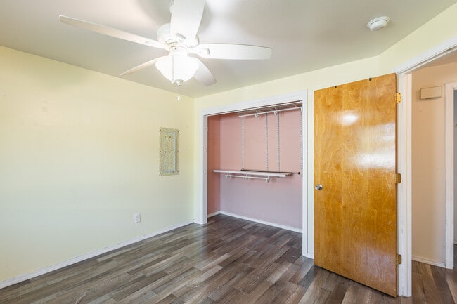 Building Photo - 924 E Georgia Ave