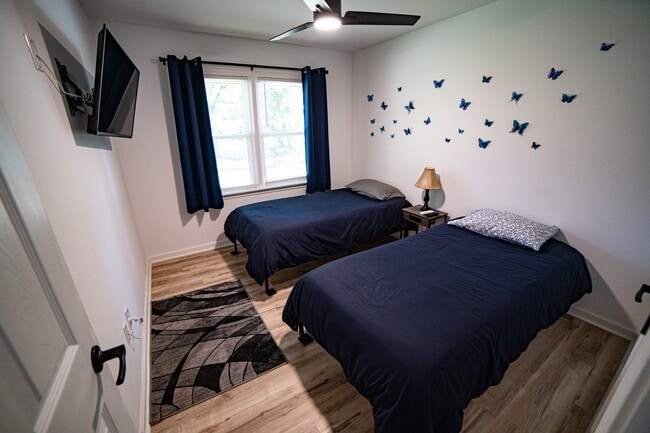 Building Photo - 369 Crane Dr