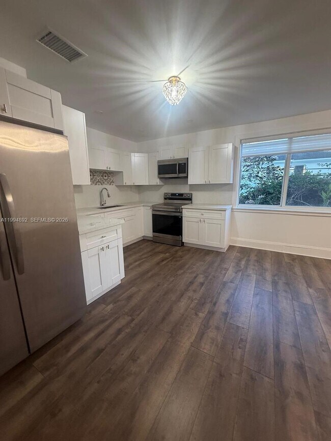 Building Photo - 1235 Coral Wy