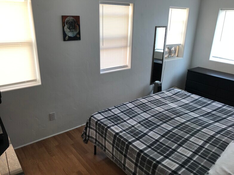 Building Photo - 310 First St