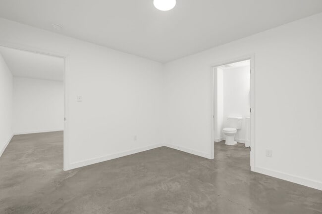 Building Photo - 2855 Choctaw Ave