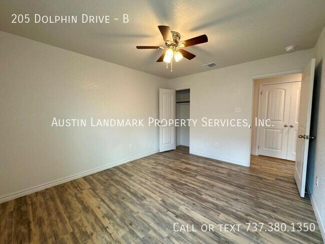 Building Photo - 205 Dolphin Dr