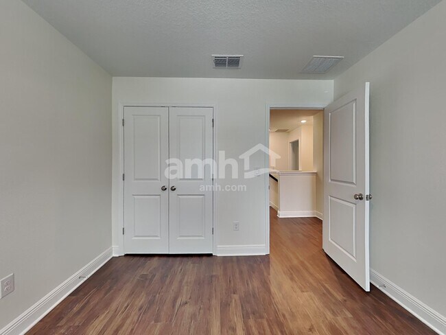 Building Photo - 27207 St Andrews Ave