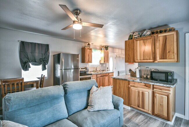 Building Photo - 824 S Blue Quail Ct