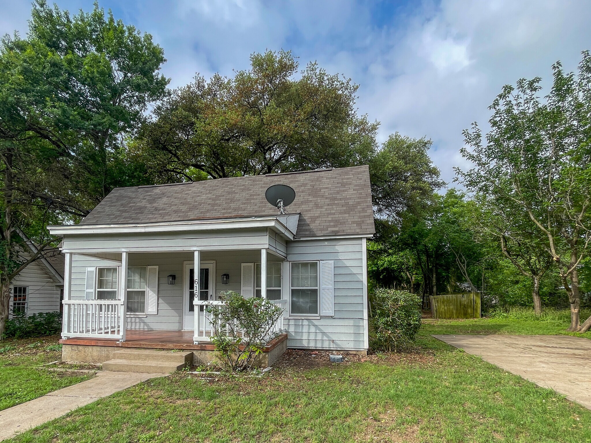 Building Photo - 616 N 35th St