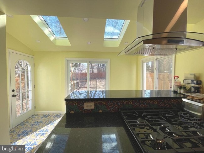 Building Photo - 3211 Varnum St