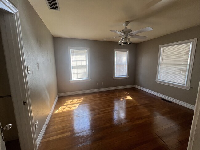 Building Photo - 2514 24th St