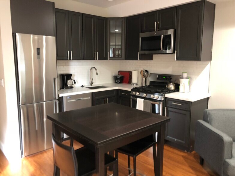 Building Photo - 1716 Rose St