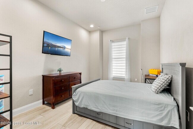 Building Photo - 4065 Negal Cir