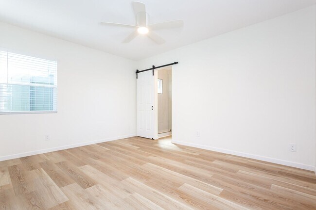 Building Photo - COMING SOON!!! $1000 OFF Move In Special!!...
