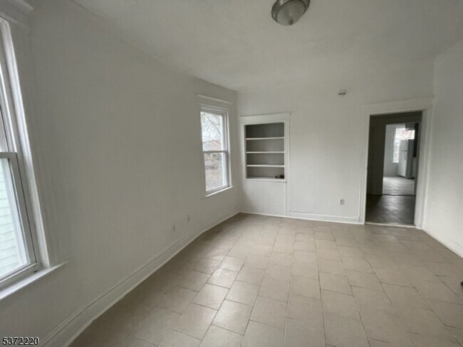 Building Photo - 205 N Clinton St