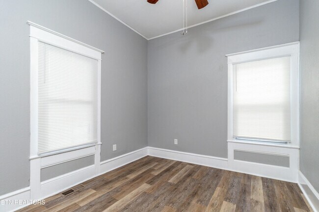 Building Photo - 2638 Barton St