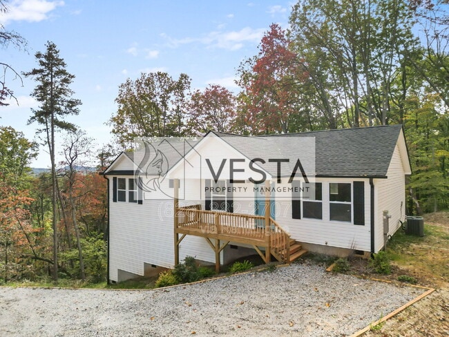 Building Photo - 376 Hague Dr