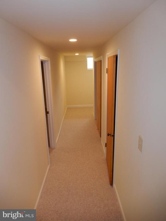 Building Photo - 7014 Maple Tree Ln