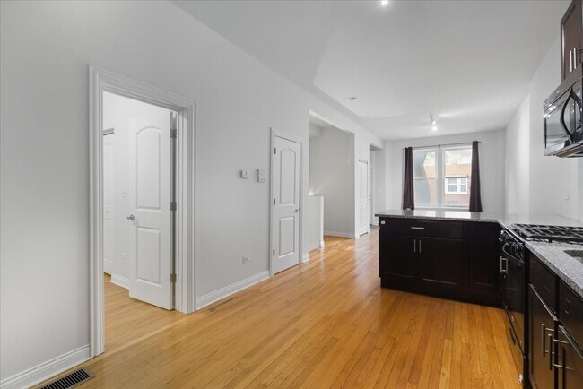 Building Photo - 2341 W Montana St