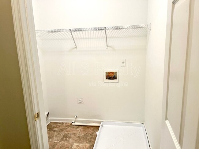 Building Photo - 311 Coral Cir