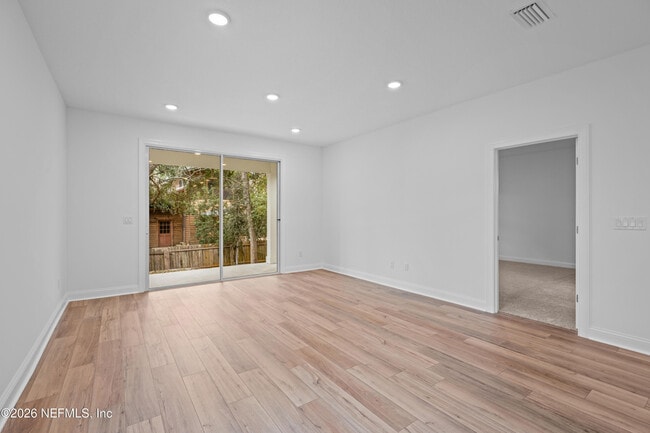 Building Photo - 221 Dartmouth Rd