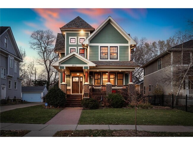 Building Photo - 2012 W Laurel Ave