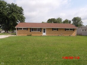 Building Photo - 810 W Lincoln St