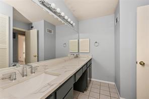 Building Photo - 5711 Sugar Hill Dr