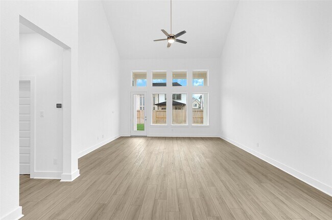 Building Photo - 29651 Blooming Grv