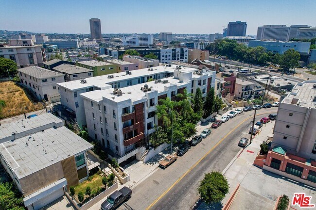 Building Photo - 630 N Grand Ave
