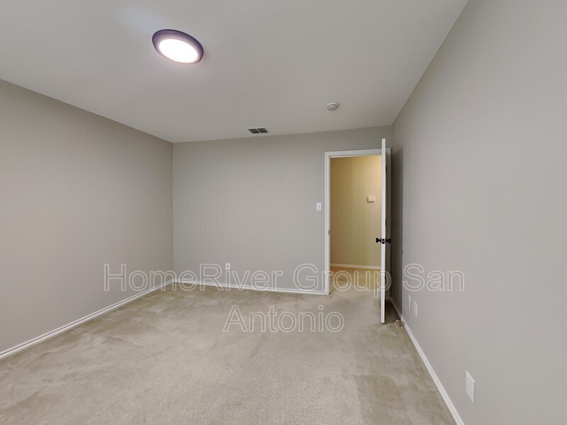 Building Photo - 128 Gatewood Bay