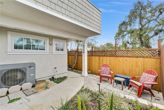 Building Photo - 575 Through St