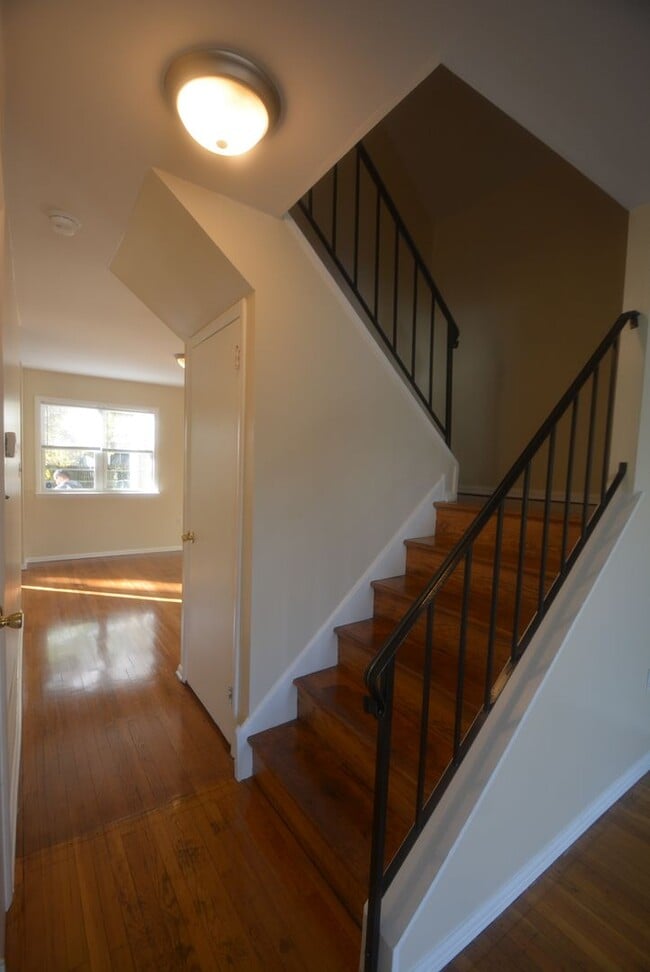 Building Photo - Recently Updated 3 Bedroom 1 Bath in Newar...