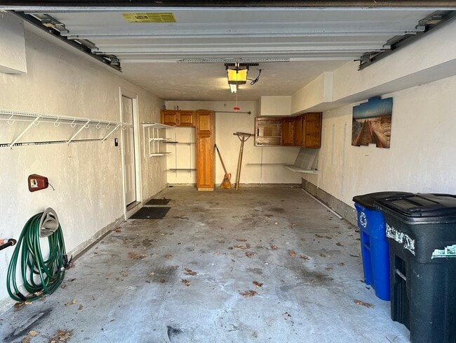 Building Photo - 9 Nirvana Dr