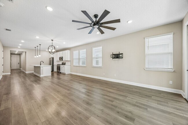 Building Photo - 75565 Blackbird Dr