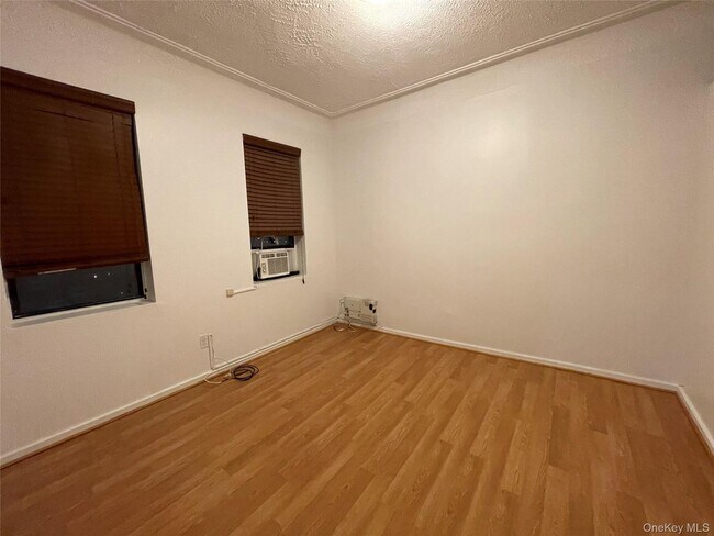 Building Photo - 90 Main St