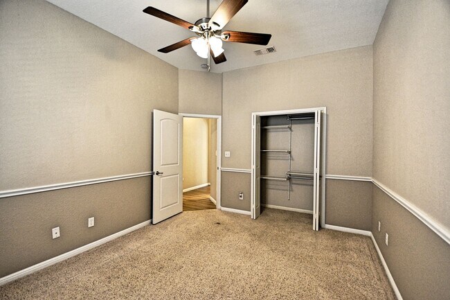 Building Photo - 1257 Nickel Creek