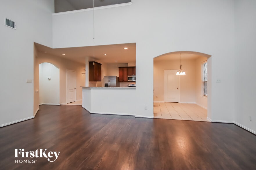 Building Photo - 21324 Kings Guild Ln