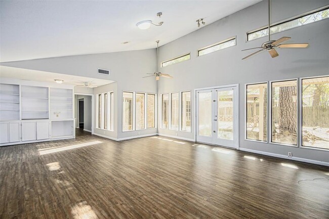 Building Photo - 22807 Canyon Lake Dr