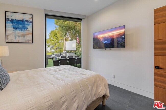 Building Photo - 3712 Broadlawn Dr