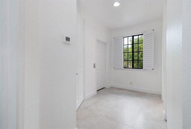 Building Photo - 2604 Center Ct Dr
