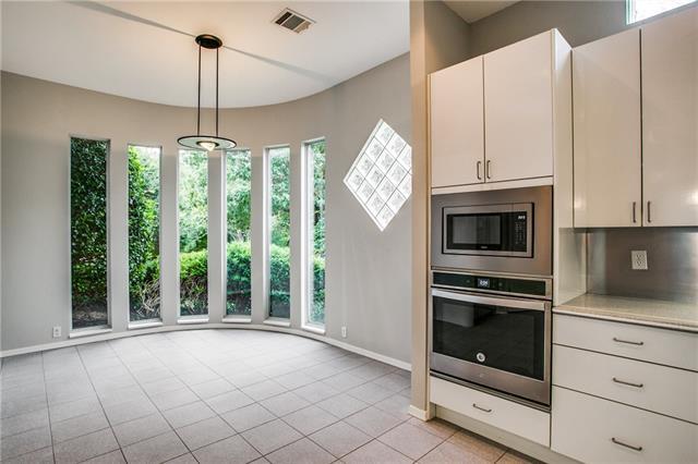 Building Photo - 6425 Shady Oaks Ln