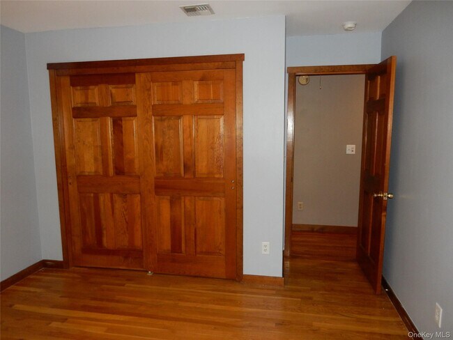 Building Photo - 104 County Rd 65