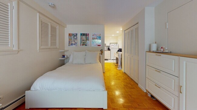 Primary Photo - 81 Green St