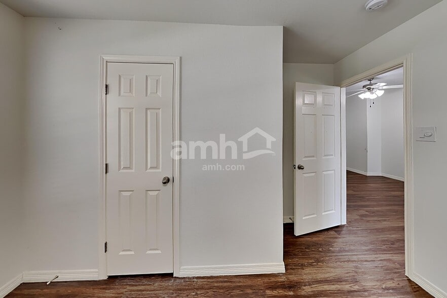 Building Photo - 26949 Carriage Manor Ln