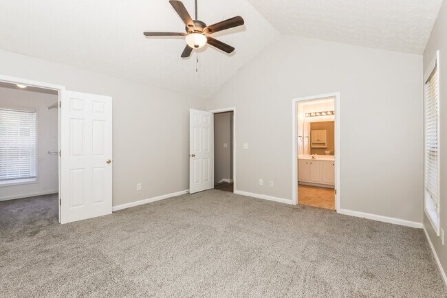 Building Photo - 145 Alessie Dr