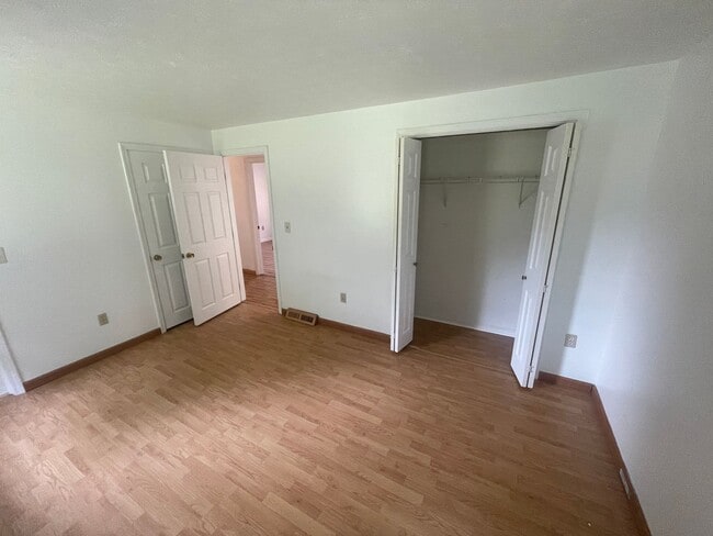 Building Photo - 3 Bedroom on a Large Plot