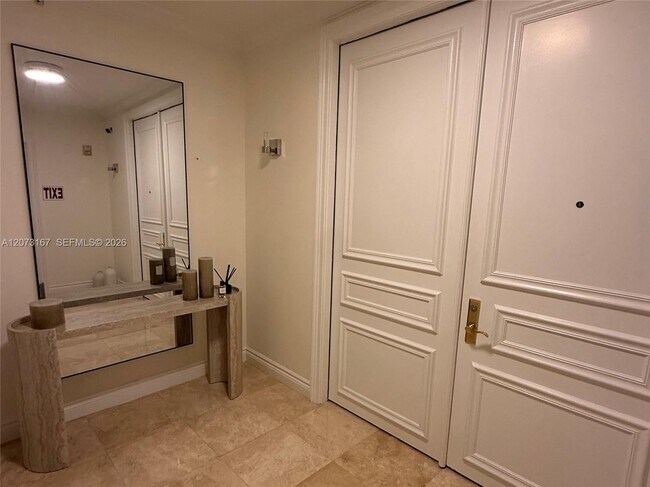 Building Photo - 20201 E Country Club Dr